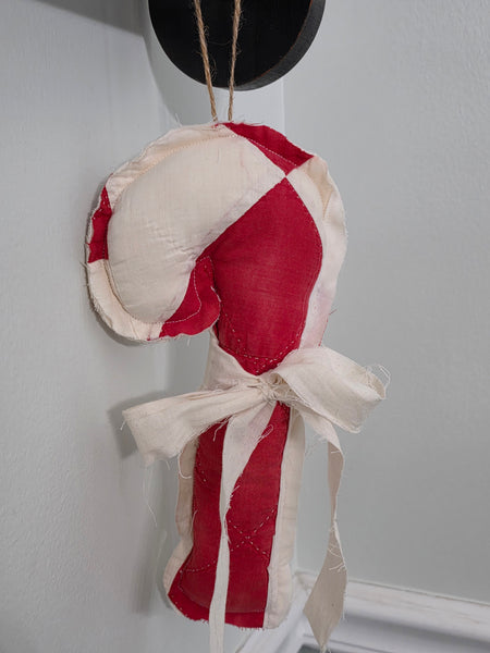 Antique Quilt Candy Cane - left facing